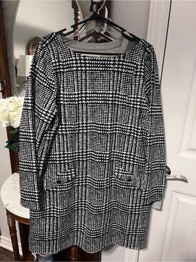LOFT Black and White Plaid Long Sleeve Shift Dress